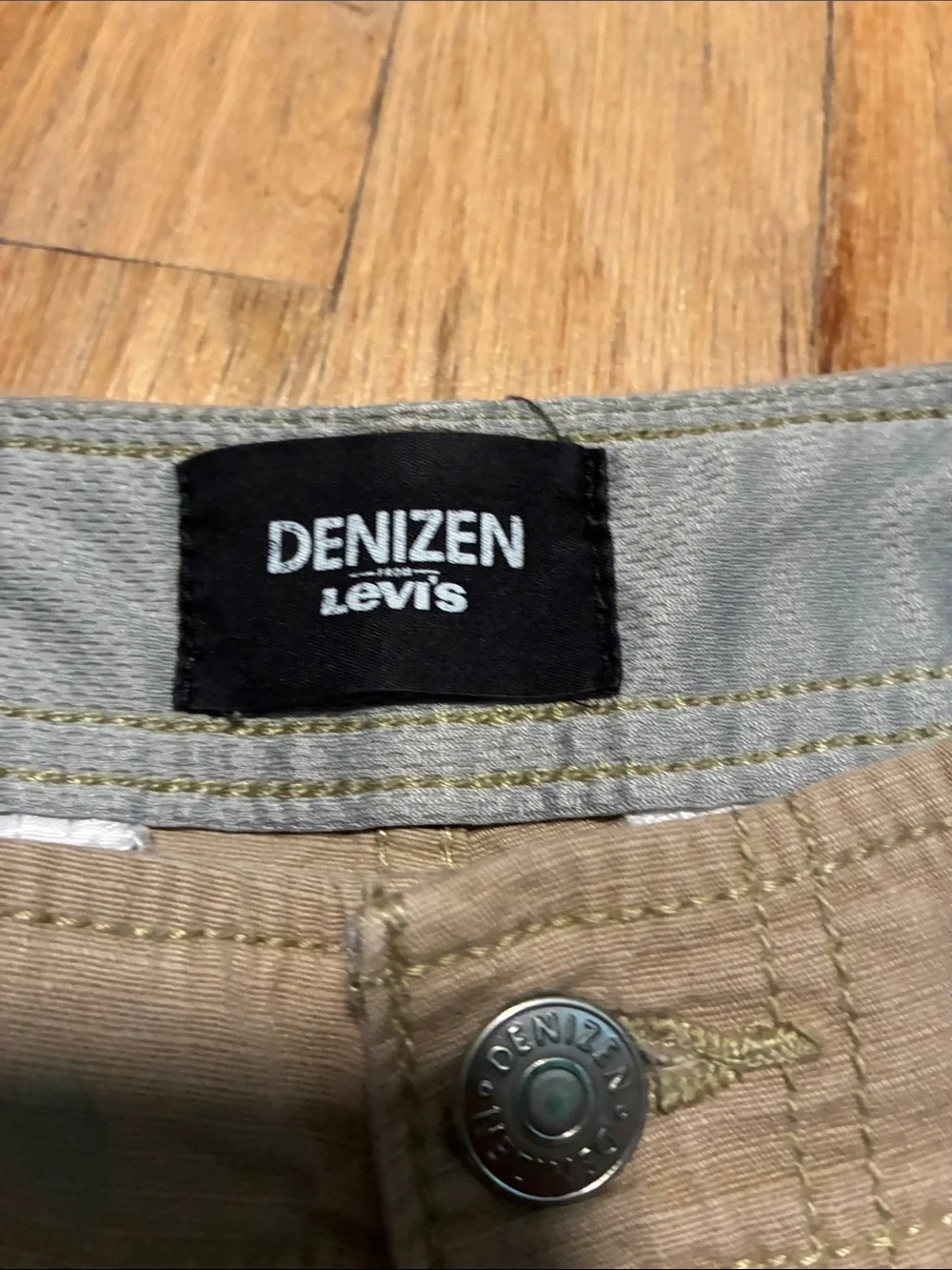 Denizen from Levi's Khaki Men's Cargo Shorts with Multiple Utility Pockets